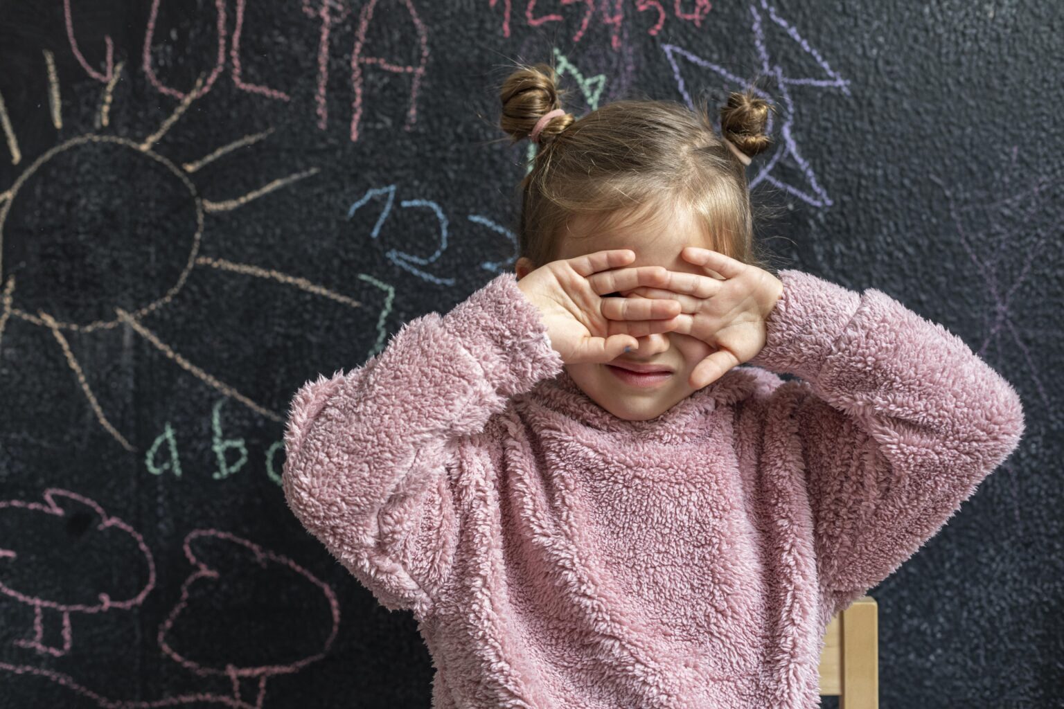 portrait-little-girl-upset-1-1536x1024-1