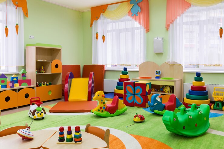 salle-jeux-coloree-jouets-maternelle_300903-13